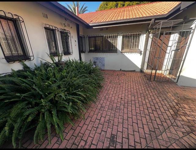 3 BEDROOM HOUSE FOR SALE IN VANDERBIJLPARK SW 2